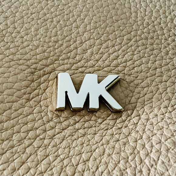 MICHAEL KORS STUDIO June Butternut Leather Medium Hobo Bag - Picture 3 of 10